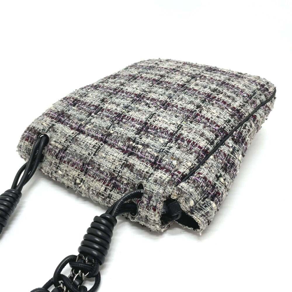 CHANEL Gray Shoulder Bag - Picture 4 of 12